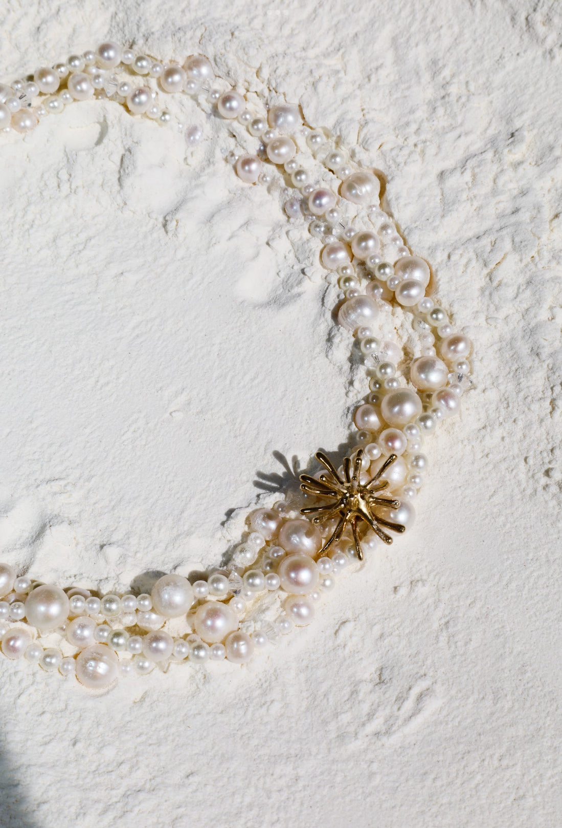 …Long long long coral necklace…